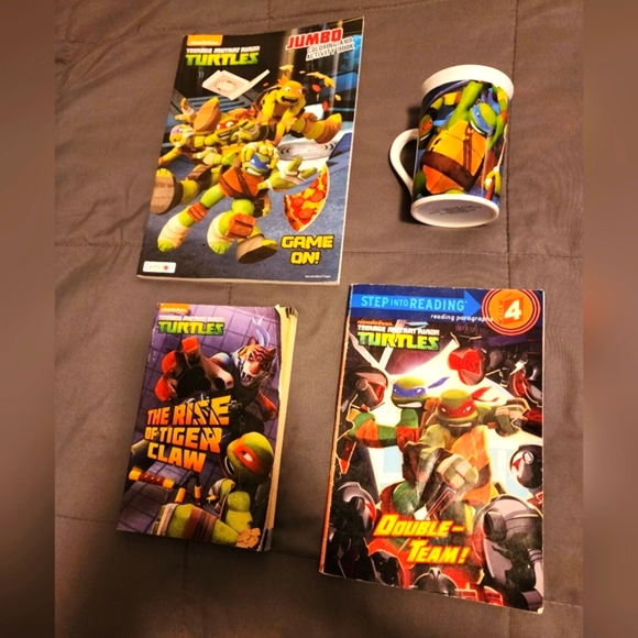 TMNT Mug & Book Bundle - Mug Lipped (Frankford Candy Viacom) 2014 10 oz. - Picture 3 of 6